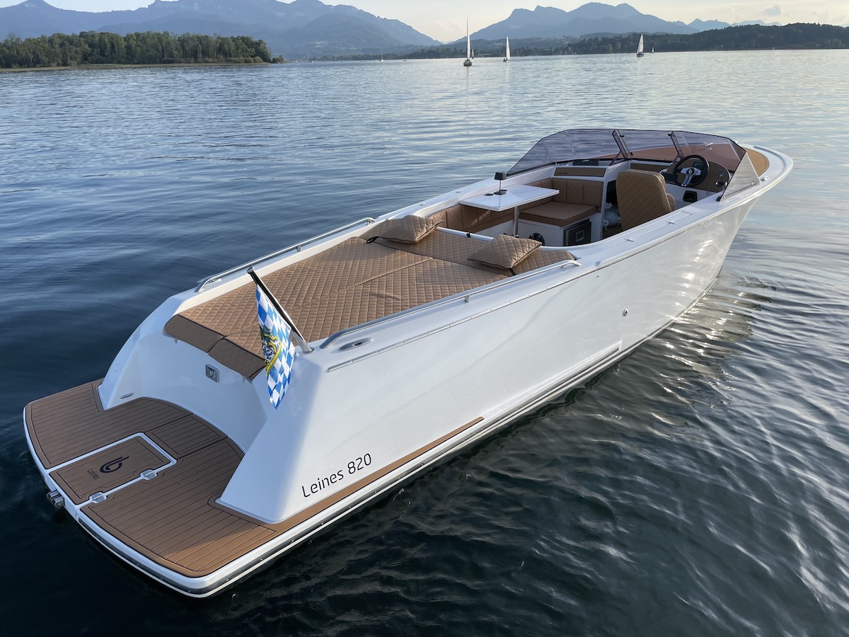 LEINES 820 electric boat